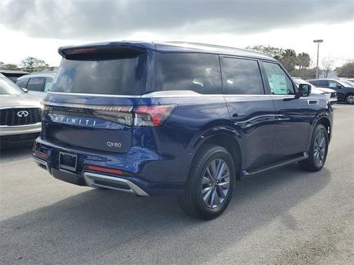 2025 INFINITI QX80 PURE