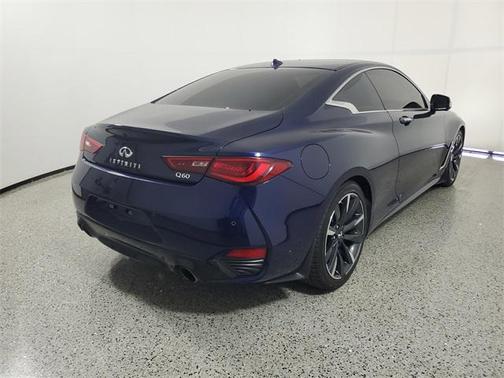 2022 INFINITI Q60 LUXE