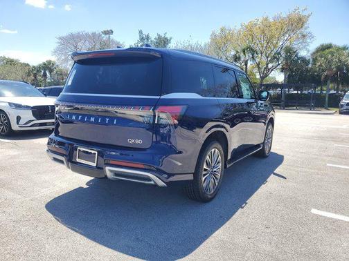2025 INFINITI QX80 Luxe