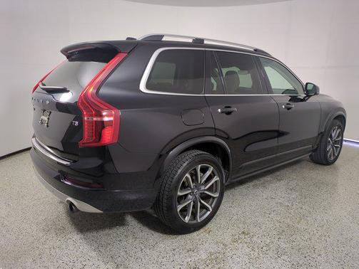 2019 Volvo XC90 T5 Momentum