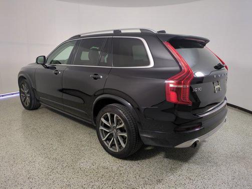2019 Volvo XC90 T5 Momentum