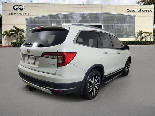 White Diamond Pearl 2019 Honda Pilot Touring 8-Passenger