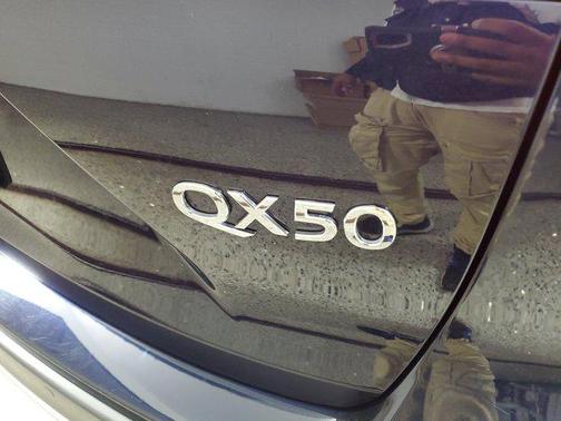 2021 INFINITI QX50 LUXE