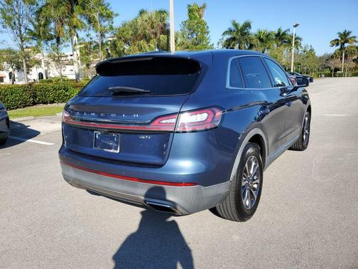 2019 Lincoln Nautilus Select