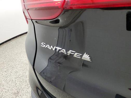 2022 Hyundai SANTA FE SE