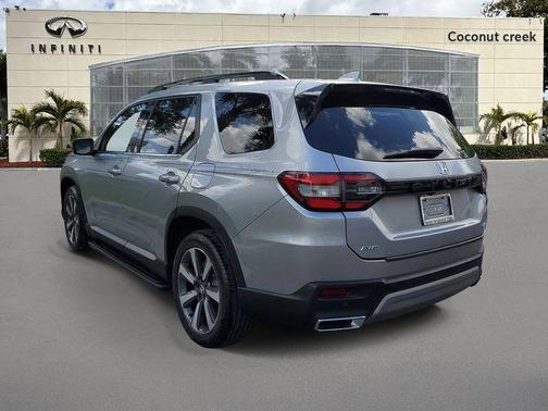 Lunar Silver Metallic 2023 Honda Pilot Elite