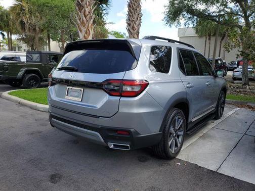 Lunar Silver Metallic 2023 Honda Pilot Elite