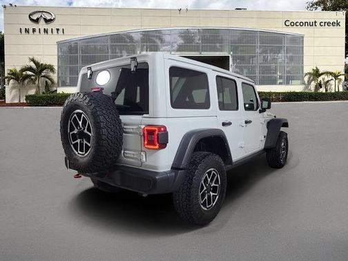 Bright White Clearcoat 2025 Jeep Wrangler Rubicon