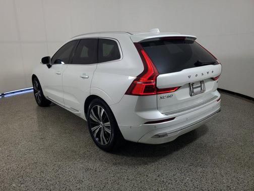 2023 Volvo XC60 B5 Plus Bright Theme