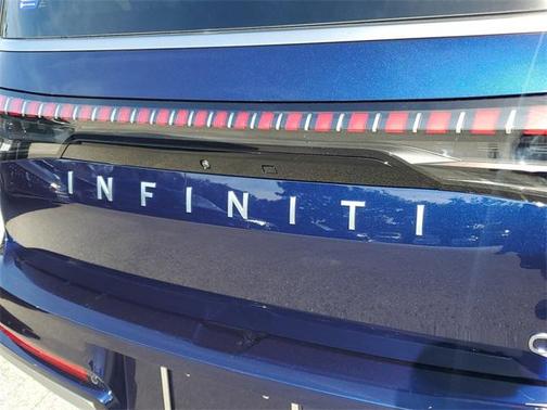 2025 INFINITI QX80 Luxe