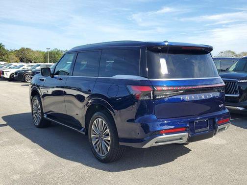 2025 INFINITI QX80 Luxe