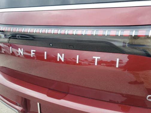 2025 INFINITI QX80 Luxe