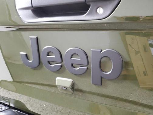 Sarge Green Clearcoat 2023 Jeep Gladiator Sport