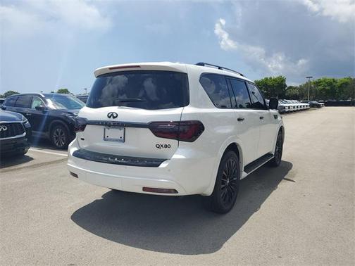 2024 INFINITI QX80 SENSORY AWD