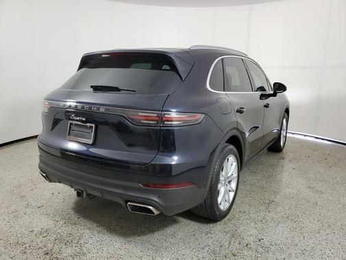 2022 Porsche Cayenne Base