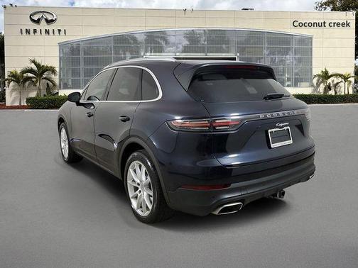 2022 Porsche Cayenne Base