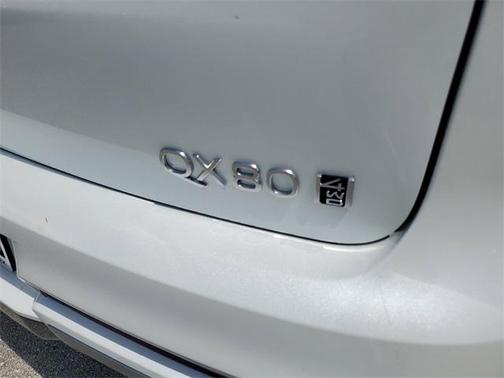 2025 INFINITI QX80 SENSORY AWD