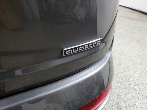 Samurai Gray Metallic 2019 Audi Q7 45 Premium Plus