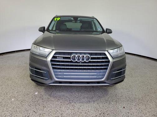 Samurai Gray Metallic 2019 Audi Q7 45 Premium Plus