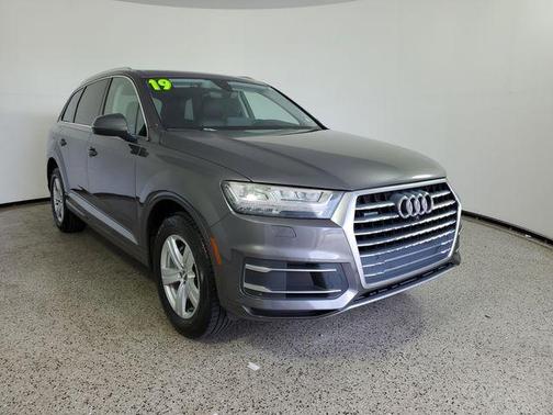 Samurai Gray Metallic 2019 Audi Q7 45 Premium Plus