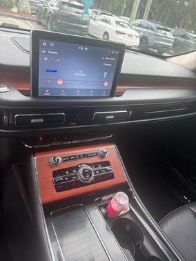 Radiance Metallic 2024 Lincoln Aviator Reserve RWD
