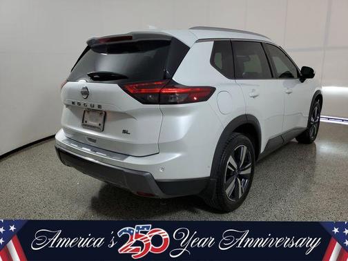 Everest White P 2024 Nissan Rogue SL