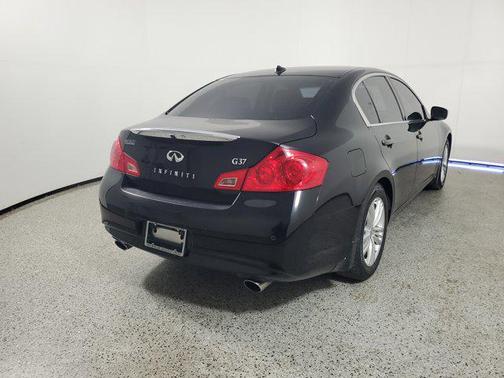 2013 INFINITI G37 Sport