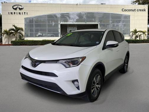 Super White 2018 Toyota RAV4 XLE
