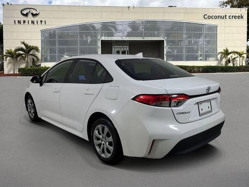 Ice 2023 Toyota Corolla LE