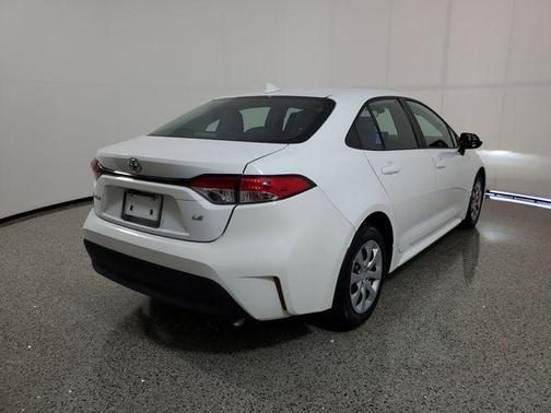 Ice 2023 Toyota Corolla LE
