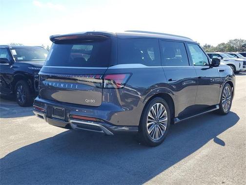 2025 INFINITI QX80 Luxe
