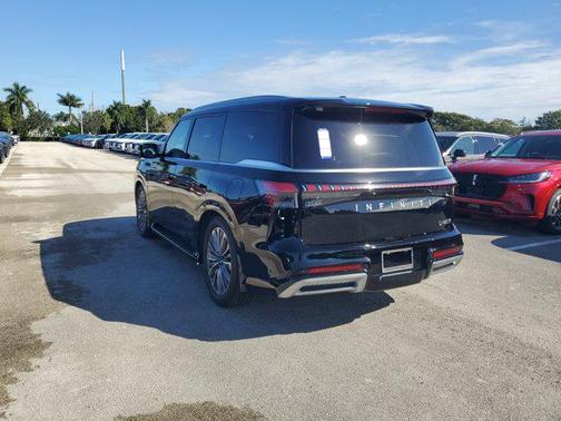 2026 INFINITI QX80 Luxe