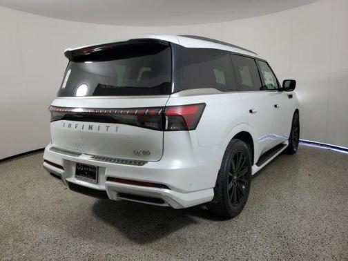 2026 INFINITI QX80 Luxe