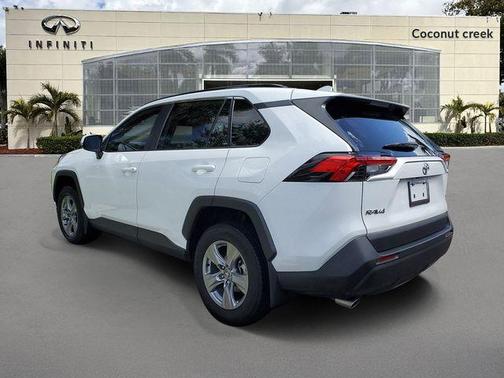 Ice 2024 Toyota RAV4 XLE