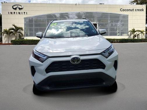 Ice 2024 Toyota RAV4 XLE