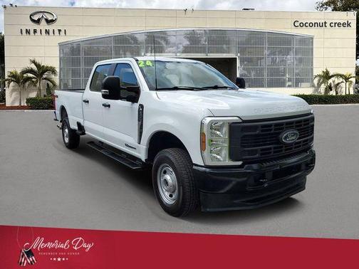 Oxford White 2024 Ford F-250 XL
