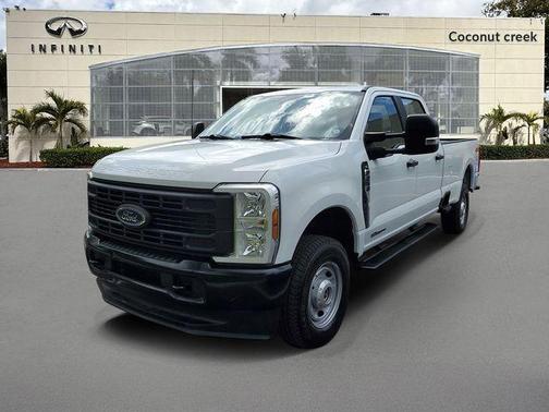 Oxford White 2024 Ford F-250 XL