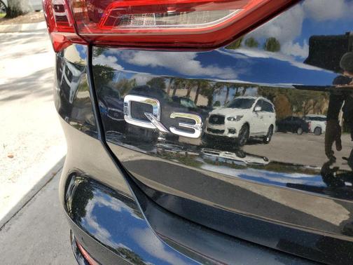 2021 Audi Q3 45 S line Premium