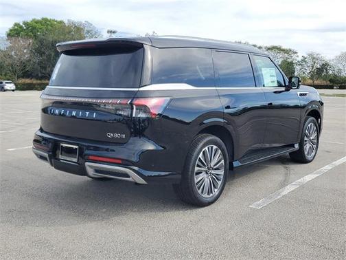 2025 INFINITI QX80 Luxe