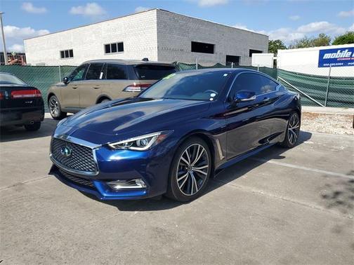 2022 INFINITI Q60 LUXE