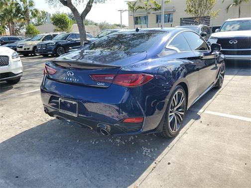 2022 INFINITI Q60 LUXE