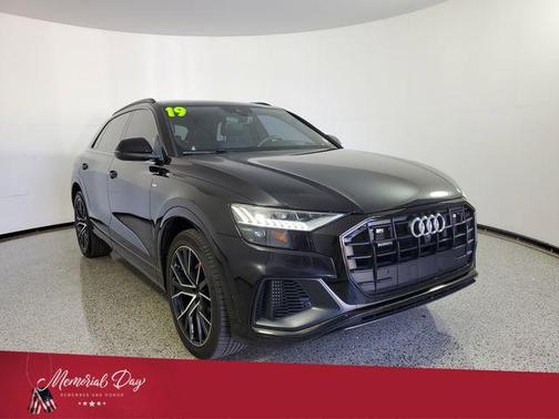 Orca Black Metallic 2019 Audi Q8 3.0T Prestige