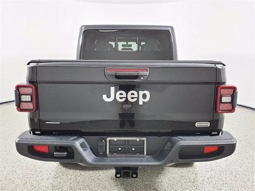 Photo 5 of 32 of 2020 Jeep Gladiator Overland