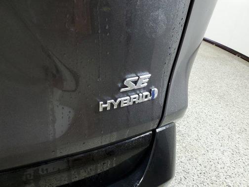 2024 Toyota RAV4 Hybrid SE