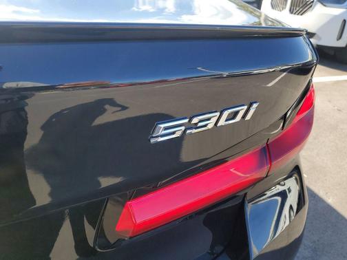 2023 BMW 530 i