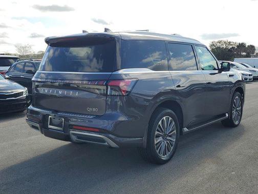 2025 INFINITI QX80 Luxe