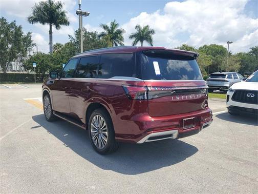 2025 INFINITI QX80 Luxe