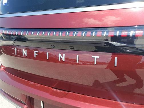 2025 INFINITI QX80 Luxe