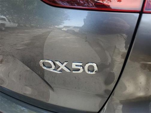 2022 INFINITI QX50 LUXE
