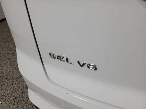2022 Volkswagen Atlas Cross Sport 3.6L V6 SEL R-Line